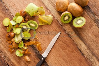 Preparing kiwifruit for a delicious dessert