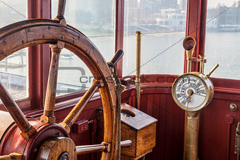 vintage ship steering wheel 