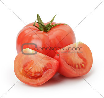 ripe red tomatoes with slices