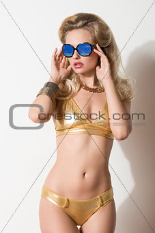 girl with summer fashion style 