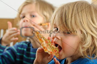Eating pizza