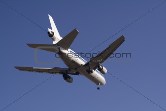 Landing passenger plane 2