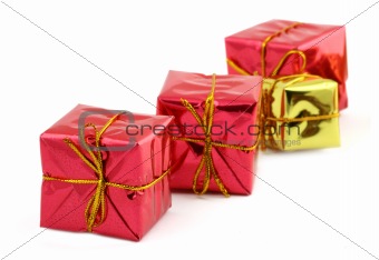 red nad golden gifts