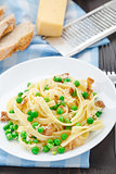 Pasta with peas and bacon
