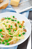 Pasta with peas and bacon