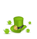 Green hat with buckle with clovers in saint Patrick Day - isolat