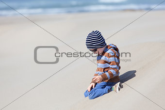 kid at oregon dunes