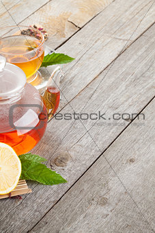 Green tea with lemon and mint