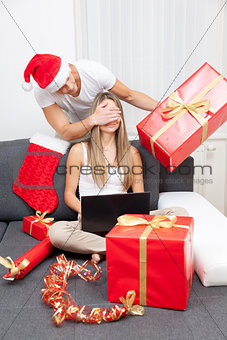 Surprise your partner with the perfect present 