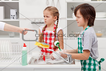 Kids ordered to do the dishes