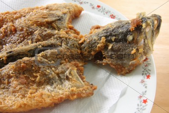 Whole fried fish