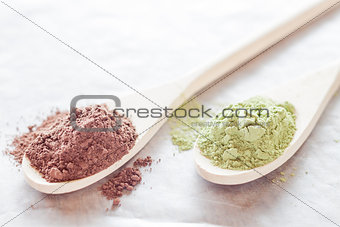 Cocoa and green tea powder heap 