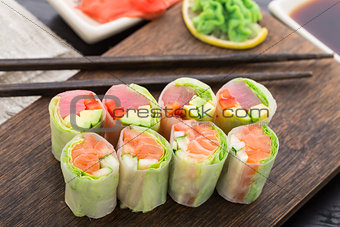 Spring rolls with tuna and salmon