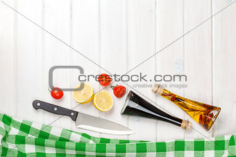 Cooking with tomatoes, lemons and condiments
