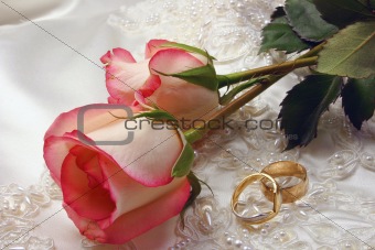 rings satin and a rose