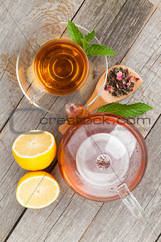 Green tea with lemon and mint