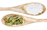 stevia leaf and white cane sugar