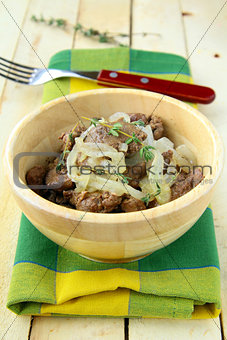 Fried chicken liver with onions and thyme