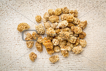 dried white mulberry fruit