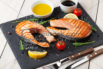 Grilled salmon and spices
