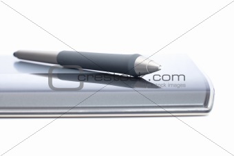Graphic tablet and pen