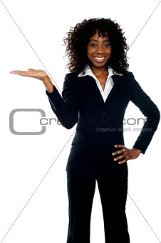 Isolated woman presenting copy space