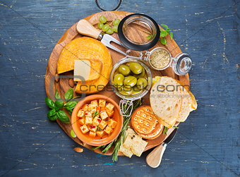 Cheese, olives and crackers