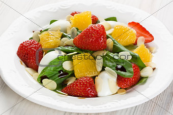 Spinach strawberry orange salad