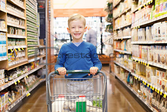 kid at grocery store
