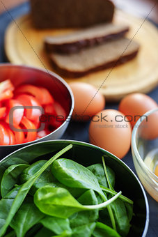 spinach leaves in a bowl