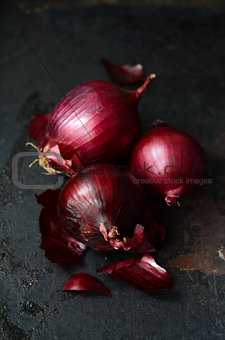 Fresh red onions