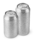 500 ml and 330 ml aluminum beer cans with water drops