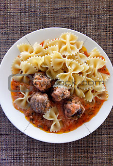 meatballs and pasta