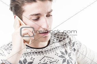 guy with a sweater calling on mobile