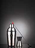 Drinks shaker with cocktail tools