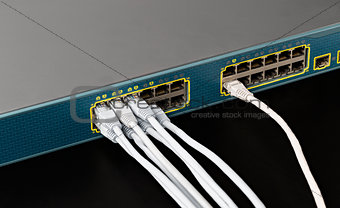 Smart lan switch with 24 ethernet and gbic optical ports