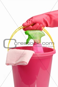 Bucket with spray cleaner