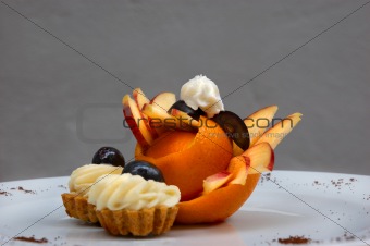 petit four cake with fruit design
