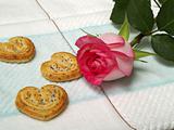 cookies heart and rose
