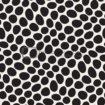 Vector Seamless Black and White Distorted Circles Pattern