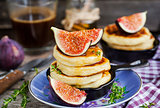 Cottage cheese pancakes with fresh figs and honey