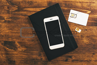 Switching SIM cards in mobile smartphone