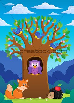Tree with various animals theme 4