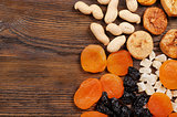 Peanuts and dried fruits