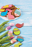 Tulips and gingerbread cookies