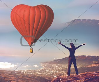 Sigle air balloon in blue sky