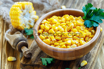 Corn sweet corn in a wooden bowl.