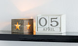 White block calendar present date 5 and month April