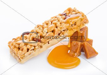 Caramel protein cereal energy bar with toffee