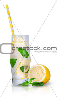 Lemonade with mint and ice